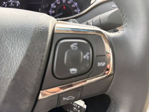 Used 2013 Toyota Avalon Limited image 11