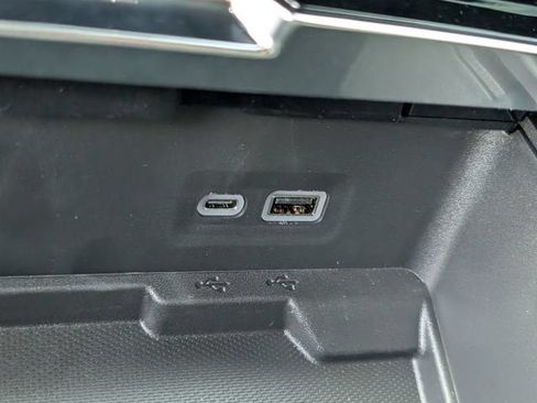 New 2026 GMC Yukon Denali Ultimate AWD/4WD image 16