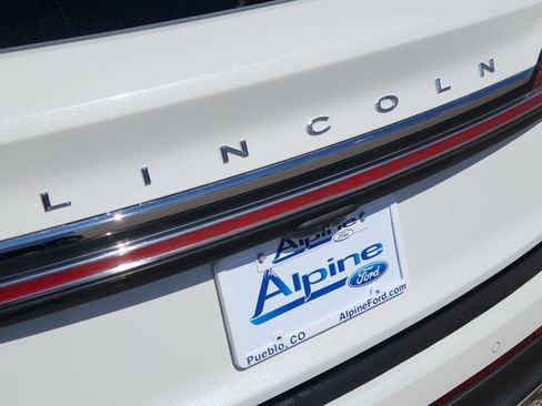 Used 2023 Lincoln Nautilus AWD w/ Premium Package image 16