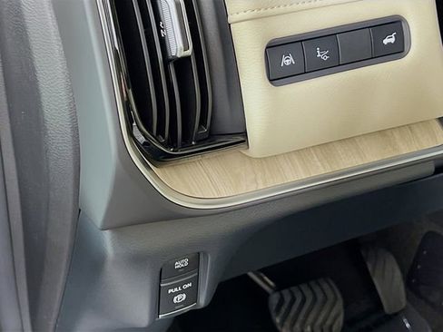 New 2026 Nissan Armada Platinum image 10