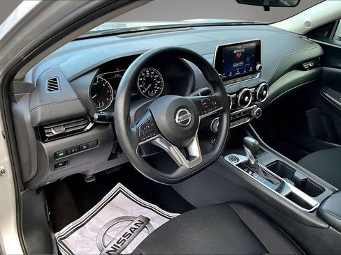 Certified 2023 Nissan Sentra SV FWD image 17