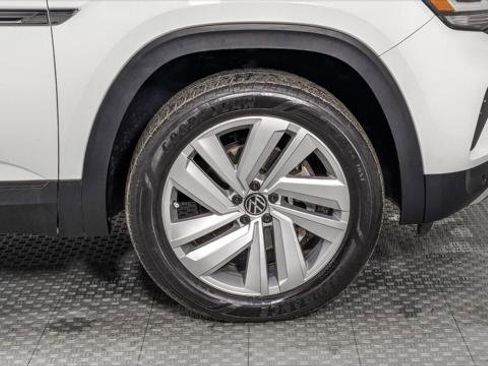 Used 2023 Volkswagen Atlas Cross Sport SE image 35