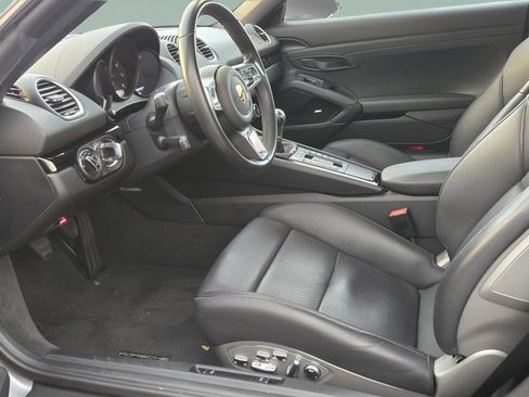 Used 2022 Porsche 718 Boxster image 10