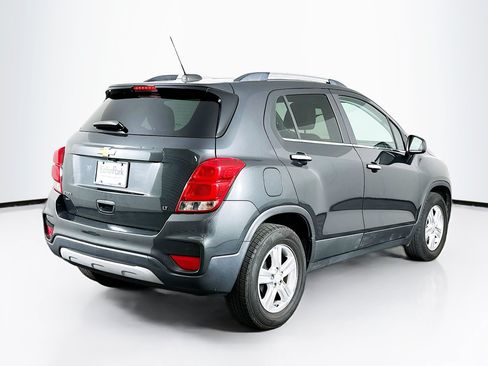 Used 2017 Chevrolet Trax LT w/ LT Convenience Package FWD image 9