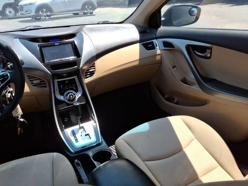 Used 2012 Hyundai Elantra GLS FWD image 14