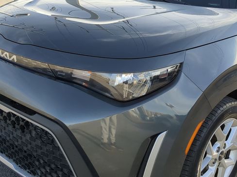 Certified 2025 Kia Soul LX w/ LX Technology Package image 10