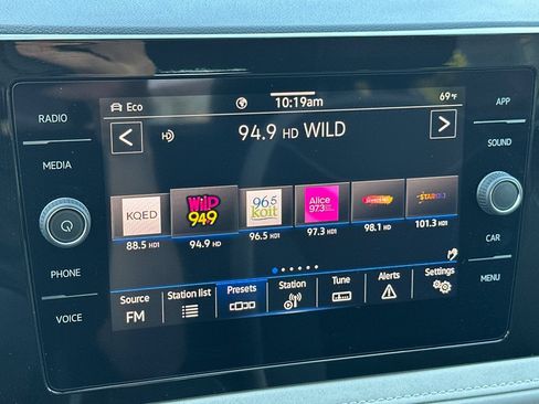 Certified 2026 Volkswagen Taos SE w/ Panoramic Sunroof Package AWD/4WD image 18