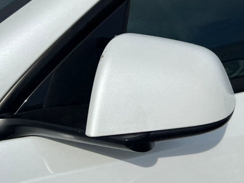 Used 2023 Tesla Model Y Long Range image 9