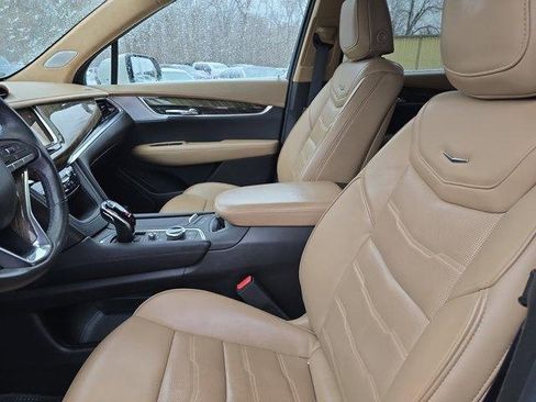 Used 2022 Cadillac XT6 Premium Luxury w/ Platinum Package image 21