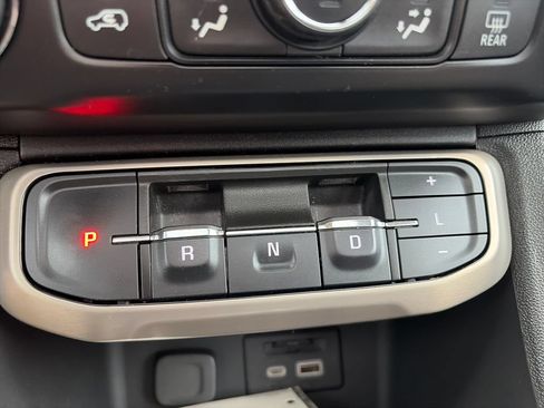 Certified 2020 GMC Acadia Denali w/ Denali Ultimate Package AWD/4WD image 23