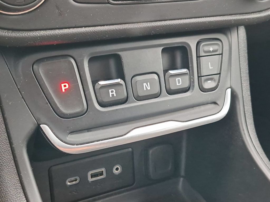 Used 2020 GMC Terrain SLE w/ Driver Convenience Package FWD image 14