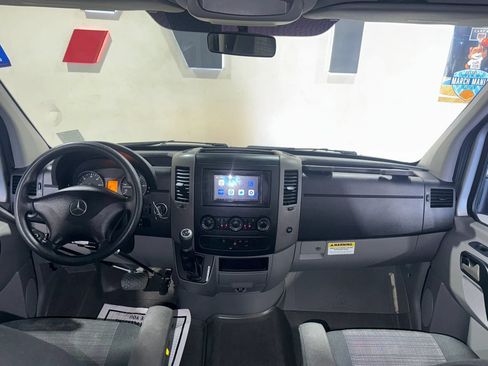 Used 2016 Mercedes-Benz Sprinter 2500 image 13