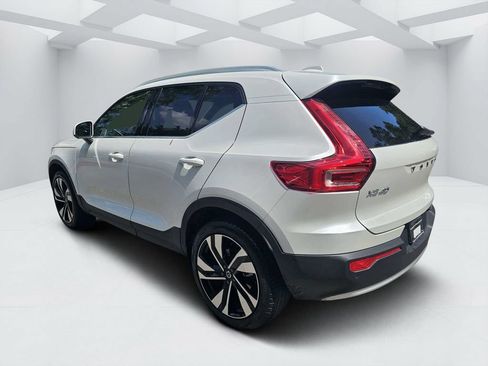 Certified 2023 Volvo XC40 B5 Ultimate w/ Protection Package Premier AWD/4WD image 5