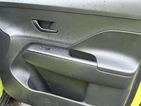 Used 2025 Hyundai Kona SEL FWD image 8