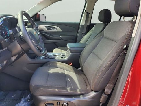 Used 2021 Chevrolet Traverse LT image 22