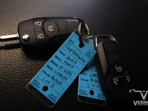 Used 2022 Ford F350 Lariat w/ Lariat Value Package image 12