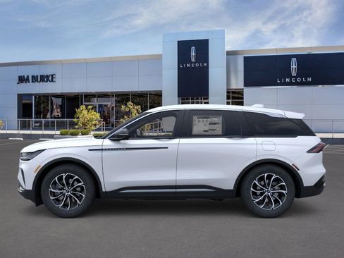 New 2026 Lincoln Nautilus Premier image 2