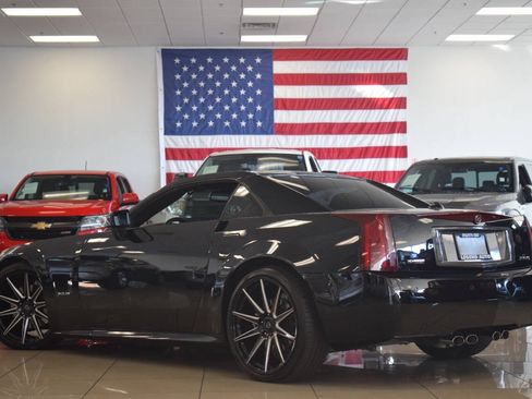 Used 2005 Cadillac XLR RWD image 5
