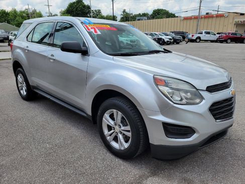 Used 2017 Chevrolet Equinox LS FWD image 3