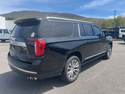 Used 2023 GMC Yukon XL Denali AWD/4WD image 5