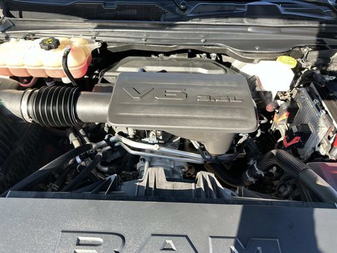 Used 2019 RAM 1500 Laramie image 12
