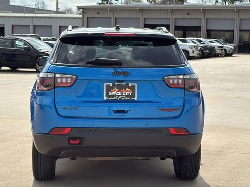 Used 2024 Jeep Compass Trailhawk image 6