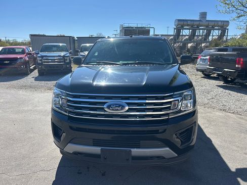 Used 2019 Ford Expedition Max XLT image 2