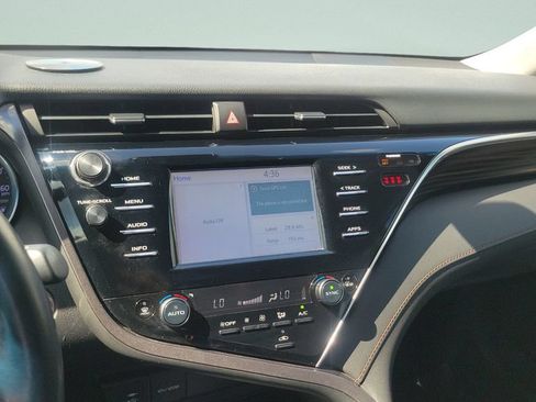 Used 2018 Toyota Camry XLE FWD image 15