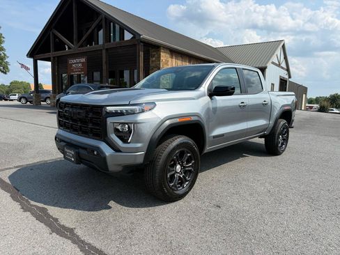 Used 2023 GMC Canyon Elevation w/ Elevation Premium Package RWD image 2