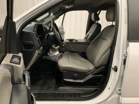 Used 2022 Ford F250 XL w/ Power Equipment Group image 41