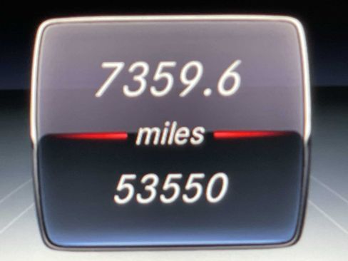 Used 2018 Mercedes-Benz E 400 4MATIC Sedan image 18