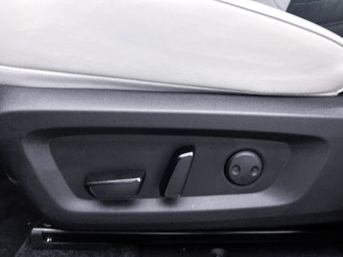 New 2025 Mitsubishi Outlander SE image 13