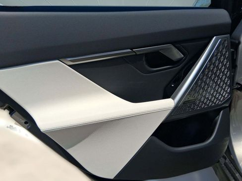 Used 2026 BMW 530i w/ Premium Package image 27