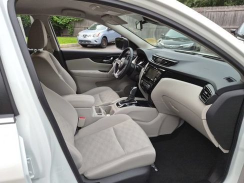 Used 2020 Nissan Rogue Sport SV w/ All-Weather Package AWD/4WD image 11