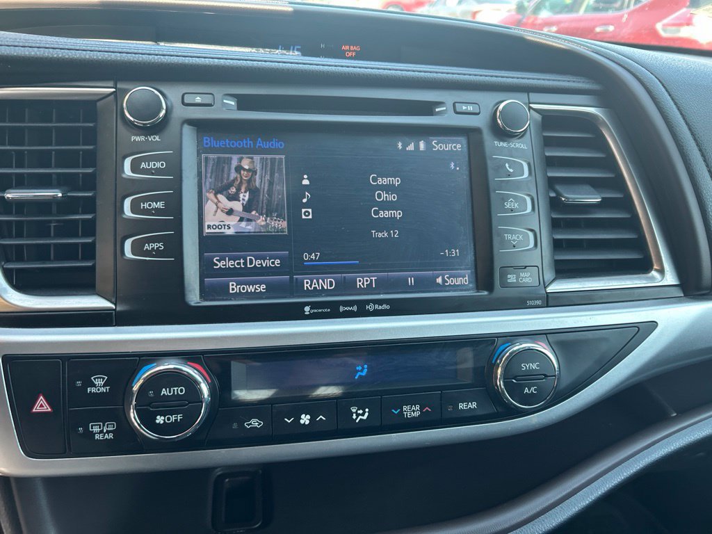 Used 2019 Toyota Highlander XLE AWD/4WD image 10