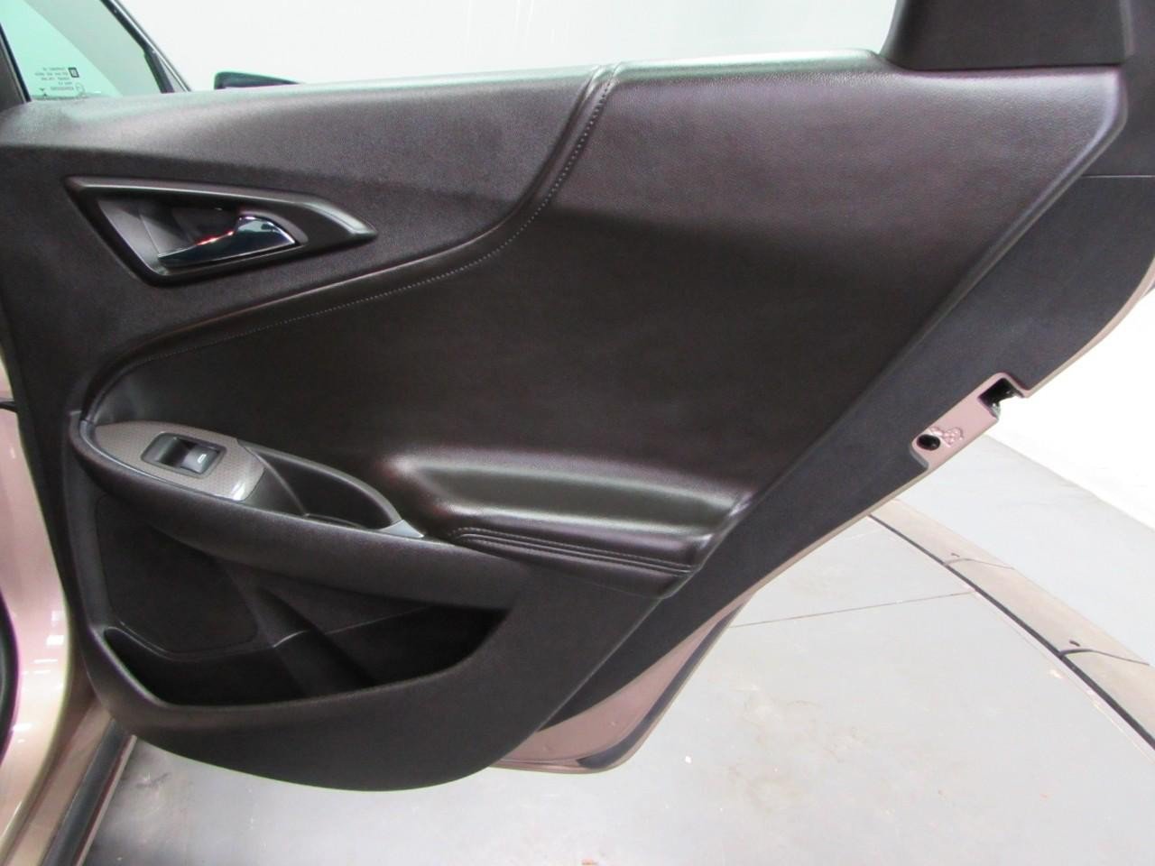 Used 2018 Chevrolet Malibu LT w/ Leather Package FWD image 18