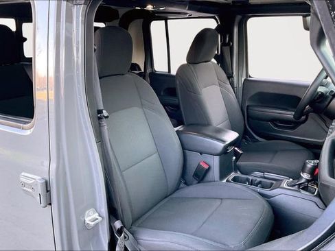 Used 2023 Jeep Gladiator Sport image 18