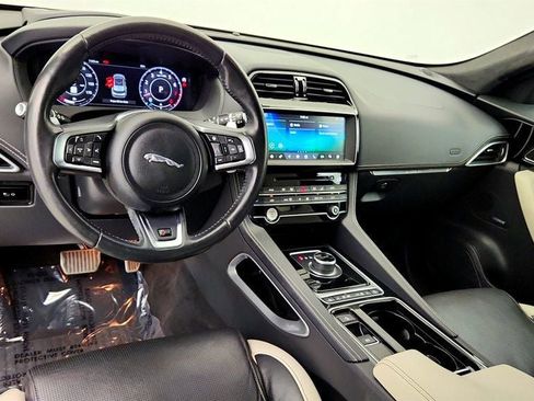 Used 2019 Jaguar F-PACE S AWD/4WD image 13