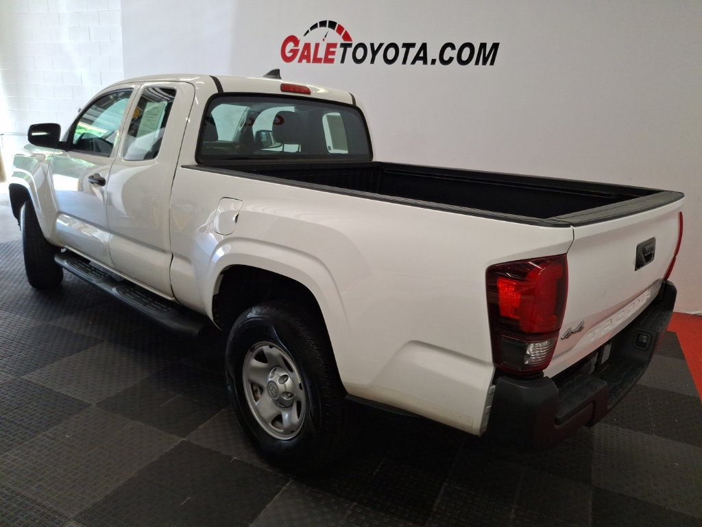 Used 2018 Toyota Tacoma SR AWD/4WD image 10