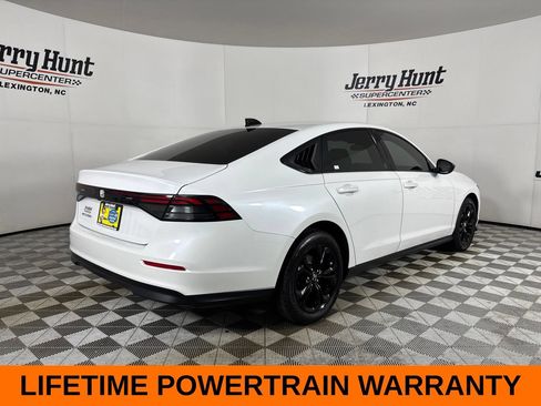Used 2025 Honda Accord SE image 5