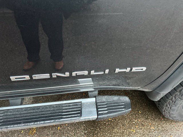 Used 2020 GMC Sierra 2500 Denali w/ Denali Ultimate Package AWD/4WD image 8