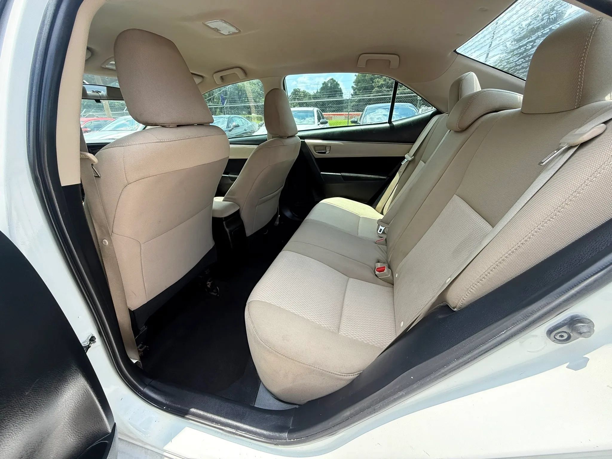 Used 2014 Toyota Corolla LE FWD image 11