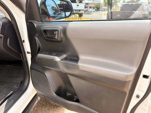 Used 2019 Toyota Tacoma SR5 RWD image 38