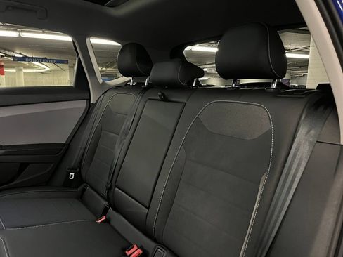 Used 2024 Volkswagen Taos SE w/ Panoramic Sunroof Package AWD/4WD image 22
