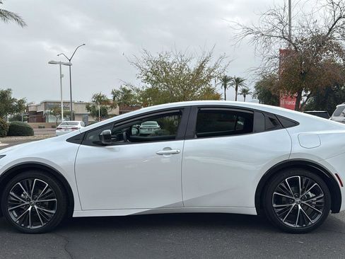 Certified 2024 Toyota Prius XLE image 4