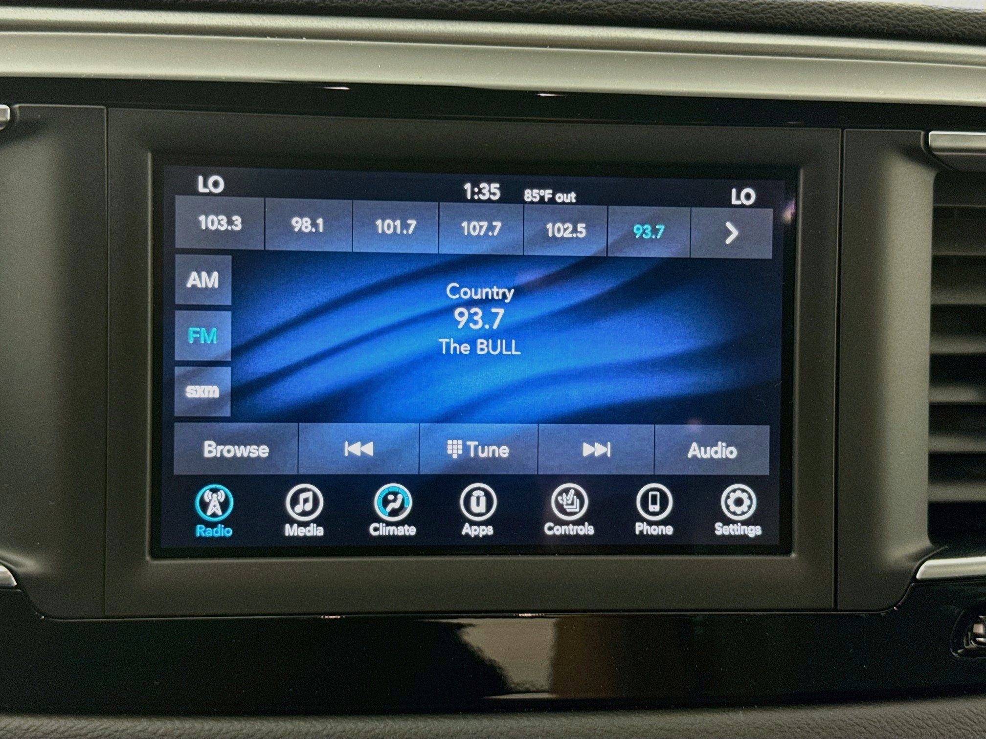 Used 2020 Chrysler Pacifica Touring-L w/ S Appearance Package FWD image 14