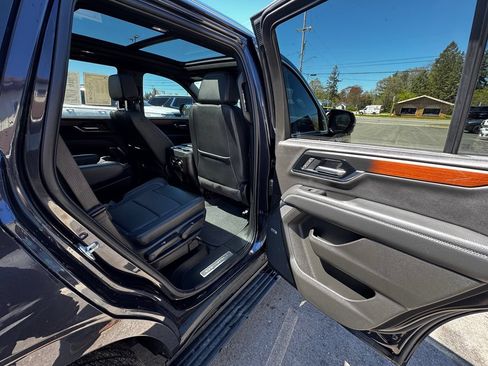 Used 2025 GMC Yukon Denali w/ Sun & Power Step Package AWD/4WD image 33