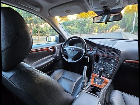 Used 2005 Volvo S60 2.5T image 36