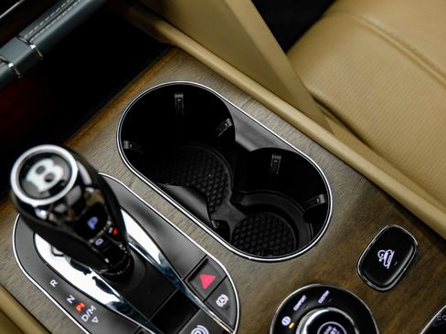 Used 2023 Bentley Bentayga Extended Wheelbase AWD/4WD image 55