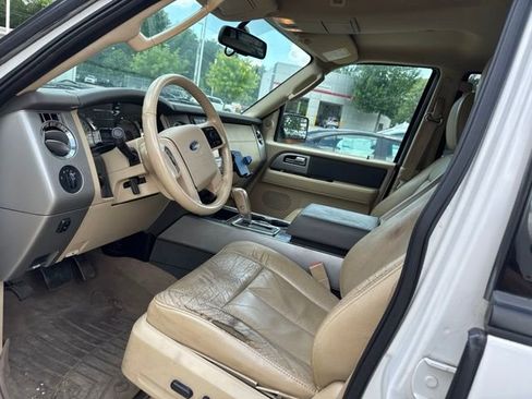 Used 2014 Ford Expedition EL XLT w/ Equipment Group 202A RWD image 29